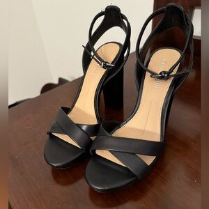 Gianni Bini Platform Chunky Heel with Ankle Strap 🖤